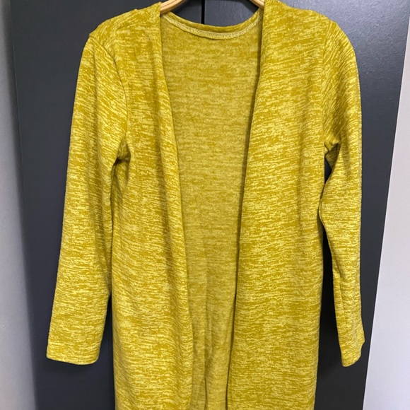 $10 yellow tops - Picture 5 of 5
